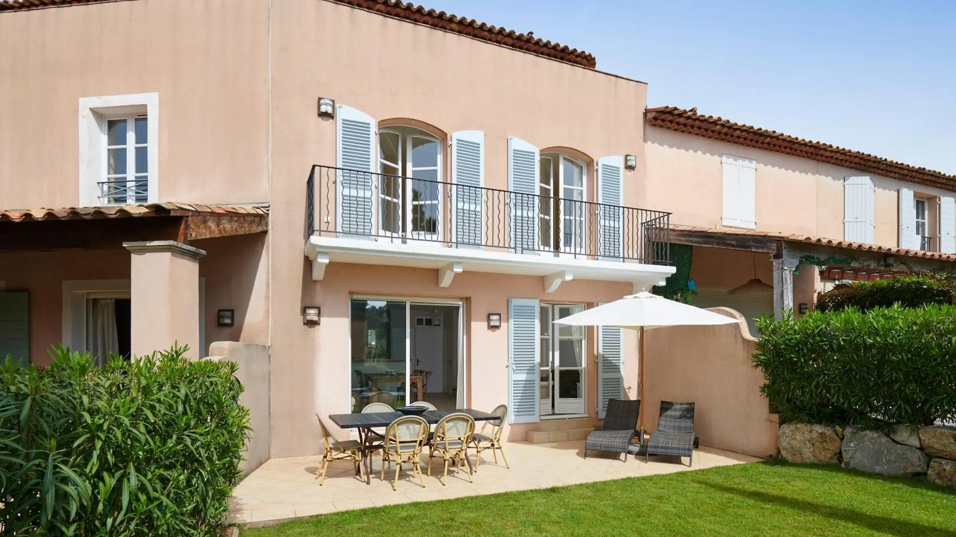 Residences Golf Club Saint-Tropez 0*,